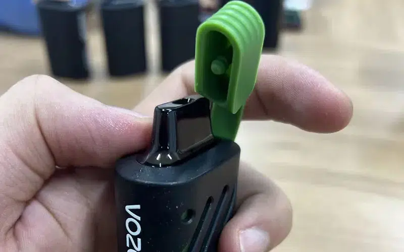 Vozol Vape 10000 Erfahrungen: 6 Vorteile Selbst Erlebt! | Vapepenzone Deutschland Vozol Gear 10000 Mundstückdeckel