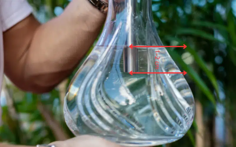 Wie Raucht Man Shisha? Tipps Für Anfänger Und Profis! | Vapepenzone Deutschland Wasser in die Basis einfüllen